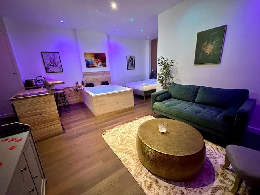 Colline, La Suite Cinema Spa Privee Nancy Extérieur photo