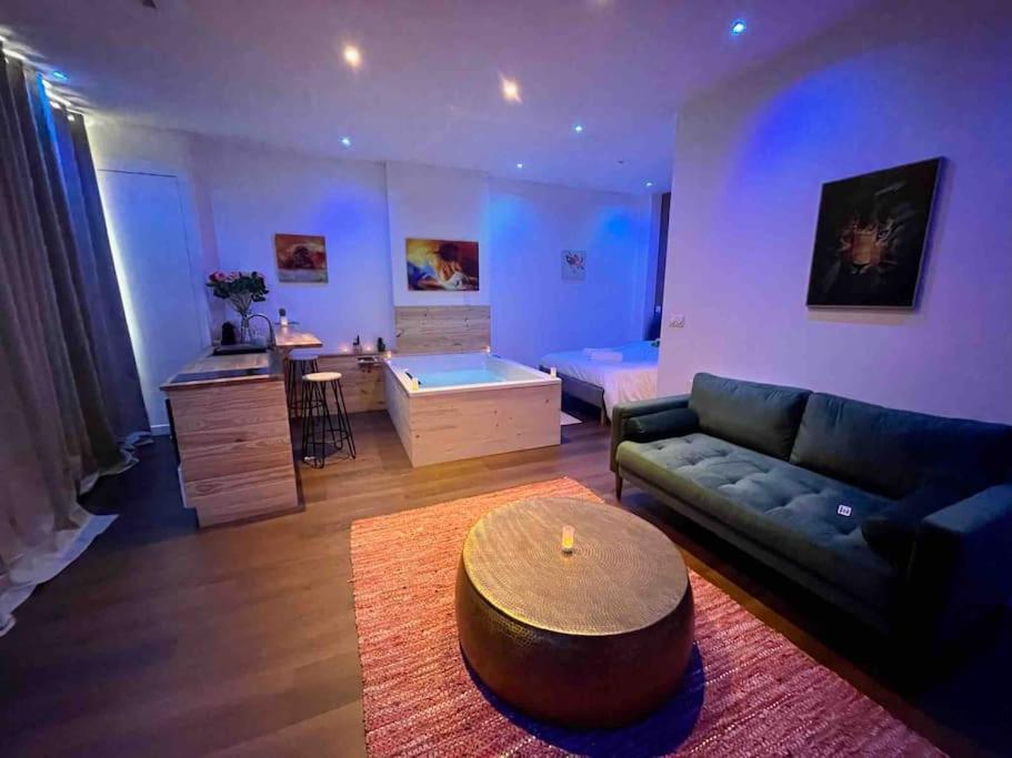 Colline, La Suite Cinema Spa Privee Nancy Extérieur photo
